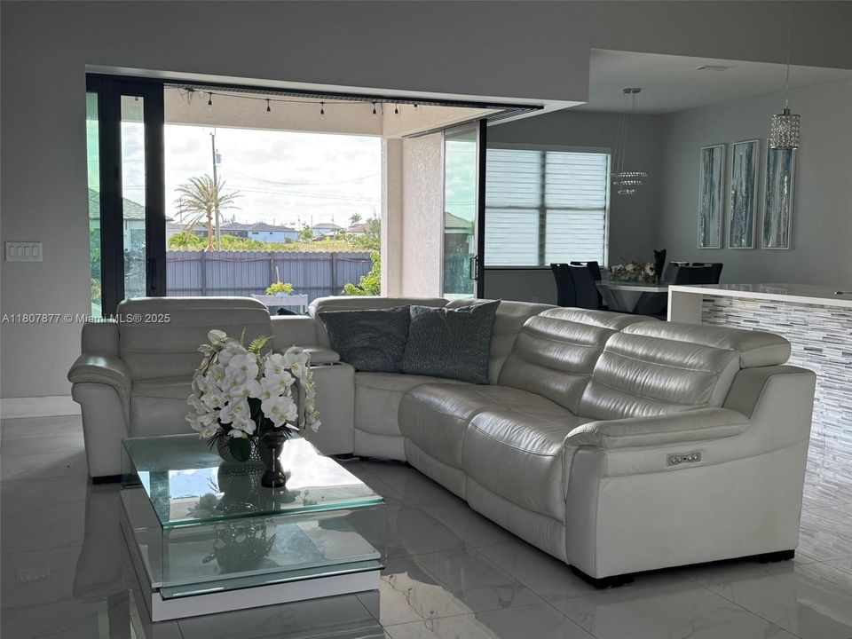 待售: $432,000 (3 贝兹, 3 浴室, 0 平方英尺)