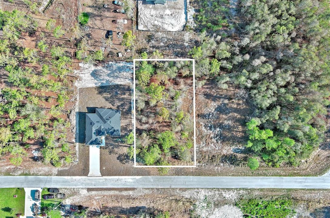 待售: $52,000 (0.33 acres)