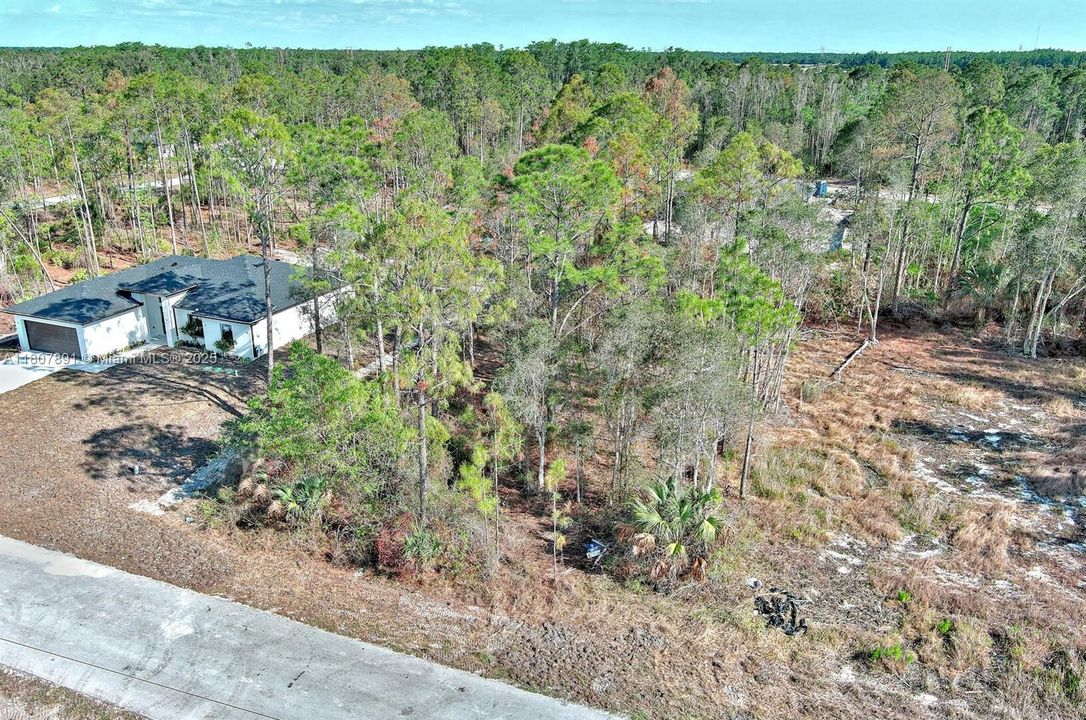 待售: $52,000 (0.33 acres)