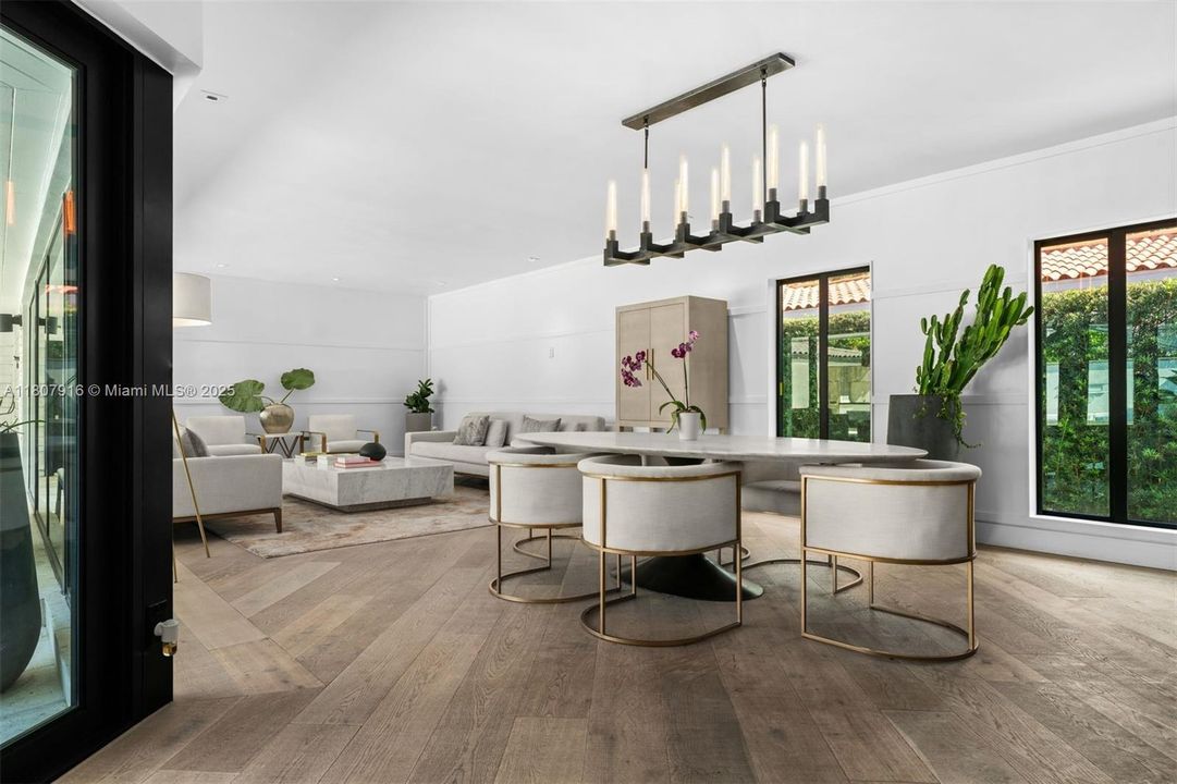 Activo con contrato: $3,500,000 (4 camas, 5 baños, 2618 Pies cuadrados)