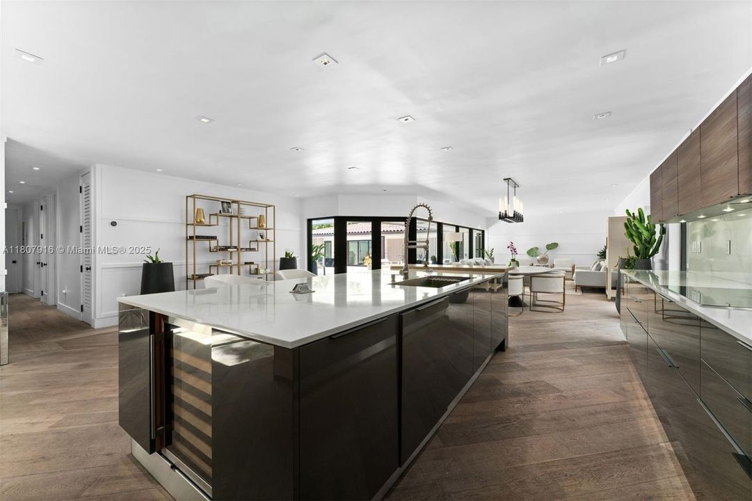 Activo con contrato: $3,500,000 (4 camas, 5 baños, 2618 Pies cuadrados)