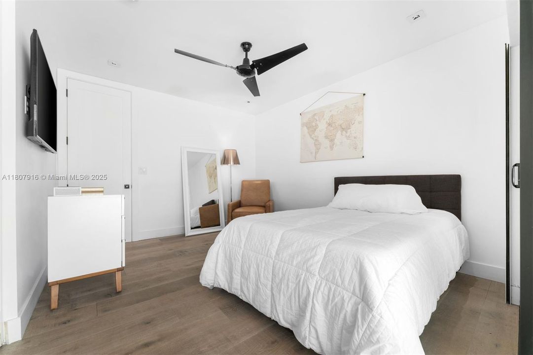 Activo con contrato: $3,500,000 (4 camas, 5 baños, 2618 Pies cuadrados)