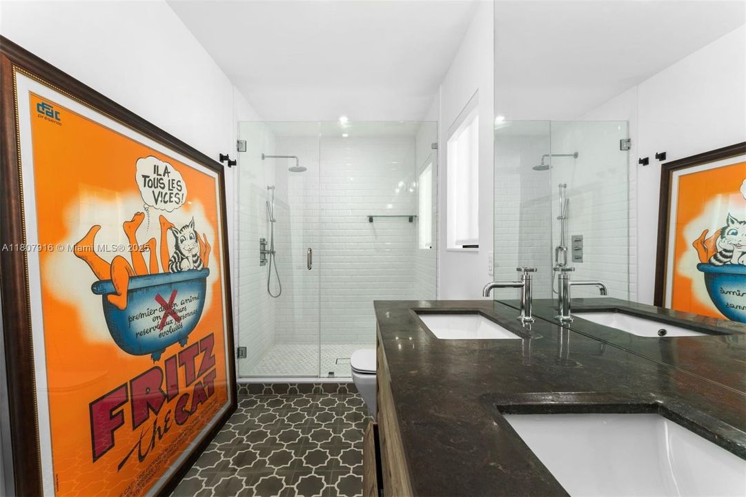 Activo con contrato: $3,500,000 (4 camas, 5 baños, 2618 Pies cuadrados)