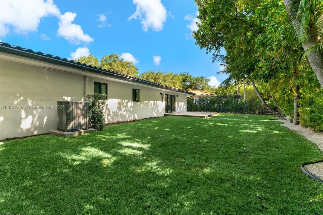 Activo con contrato: $3,500,000 (4 camas, 5 baños, 2618 Pies cuadrados)