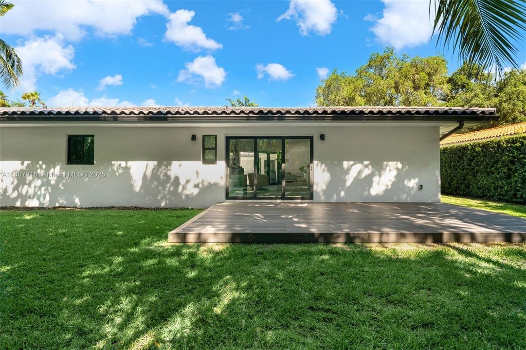 Activo con contrato: $3,500,000 (4 camas, 5 baños, 2618 Pies cuadrados)