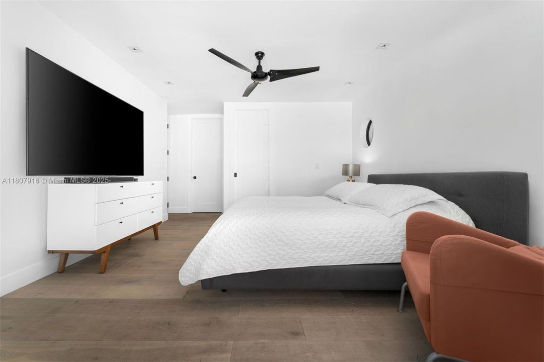 Activo con contrato: $3,500,000 (4 camas, 5 baños, 2618 Pies cuadrados)