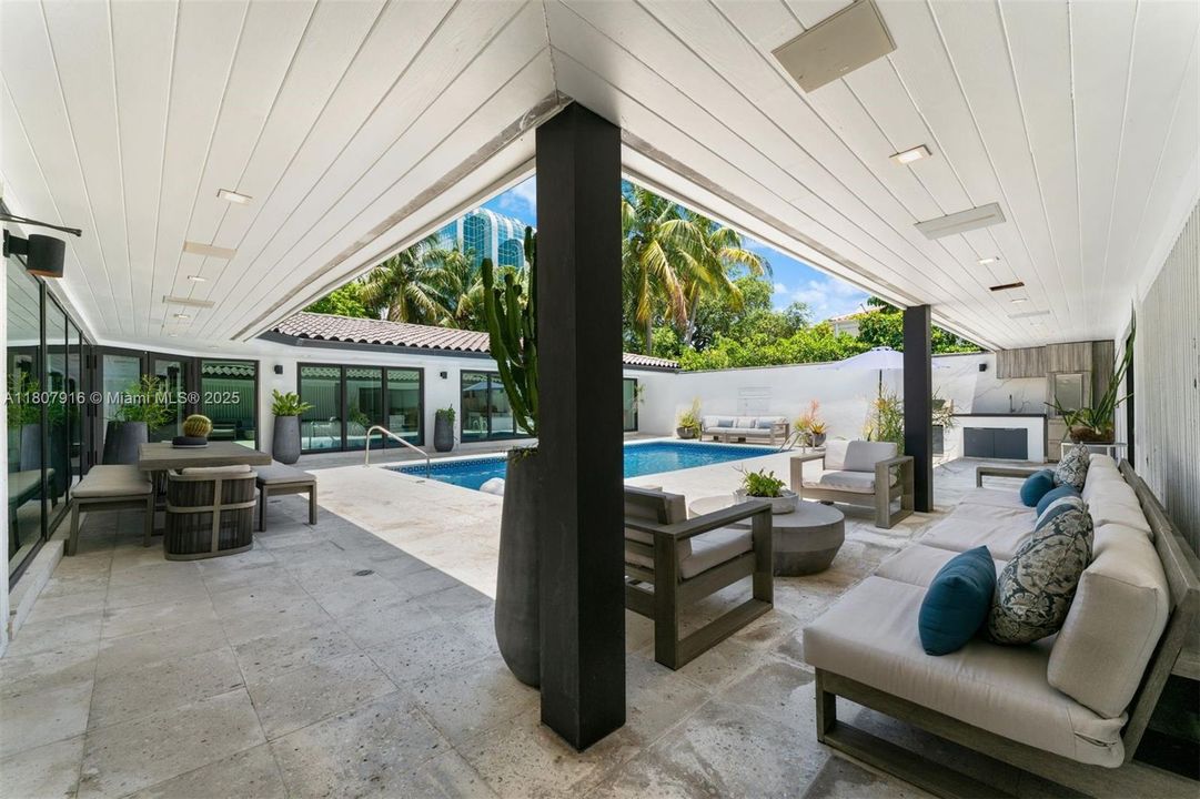 Activo con contrato: $3,500,000 (4 camas, 5 baños, 2618 Pies cuadrados)