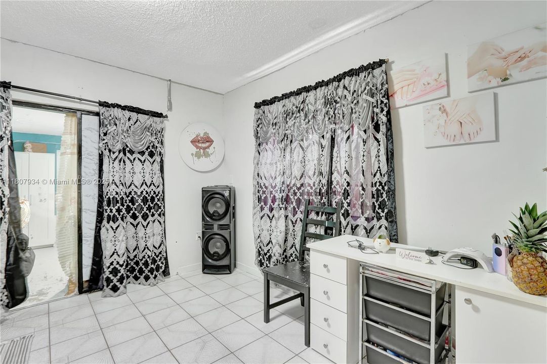 待售: $750,000 (0 贝兹, 0 浴室, 1743 平方英尺)