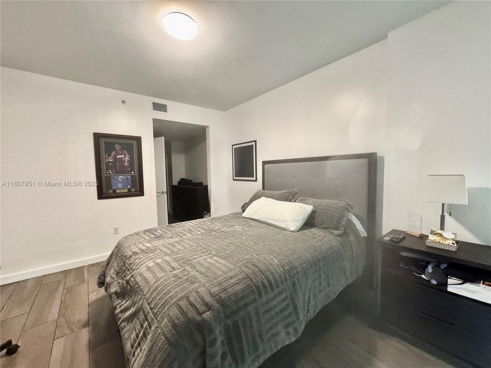 For Sale: $740,000 (2 beds, 2 baths, 1226 Square Feet)