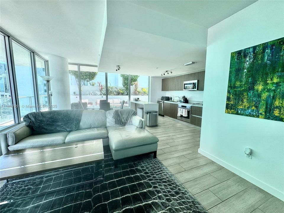 For Sale: $740,000 (2 beds, 2 baths, 1226 Square Feet)