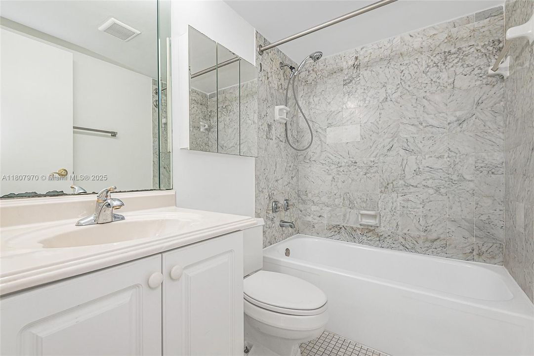 待售: $415,000 (1 贝兹, 1 浴室, 840 平方英尺)