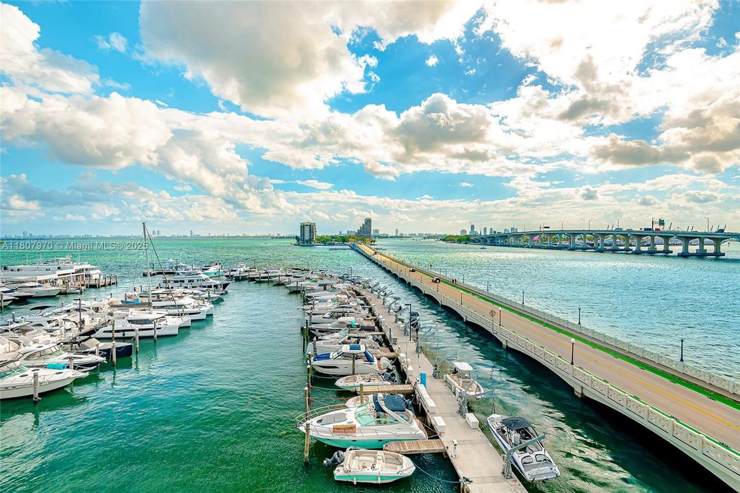 待售: $415,000 (1 贝兹, 1 浴室, 840 平方英尺)