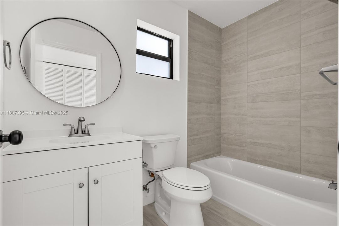 最近售出: $650,000 (3 贝兹, 2 浴室, 1432 平方英尺)