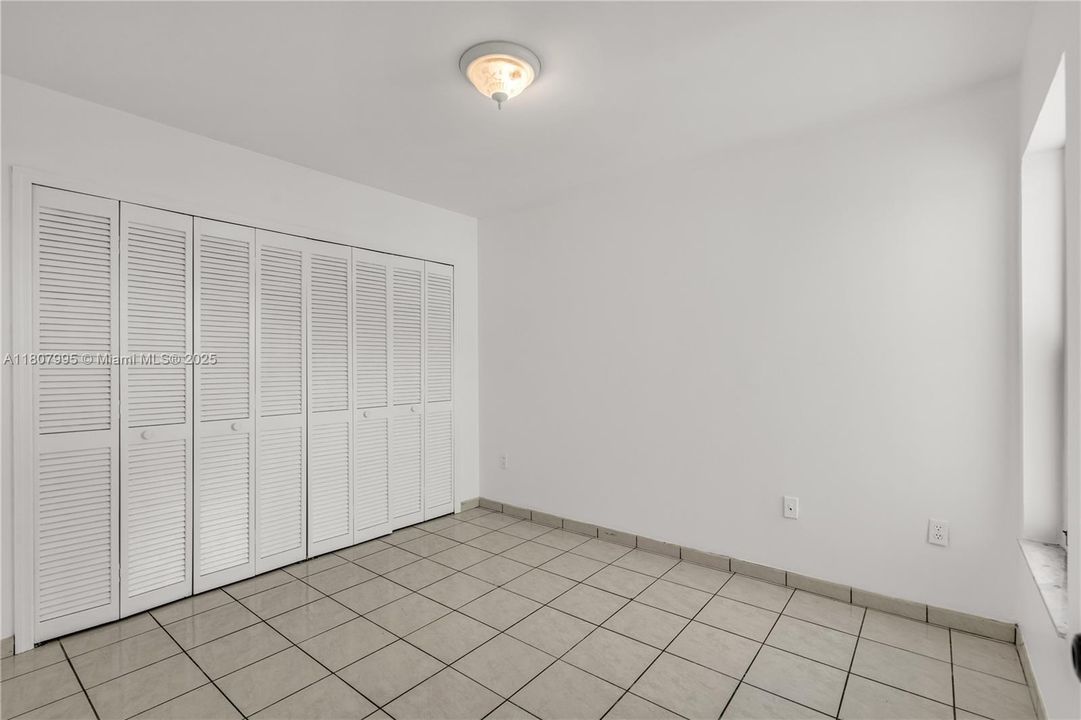 最近售出: $650,000 (3 贝兹, 2 浴室, 1432 平方英尺)