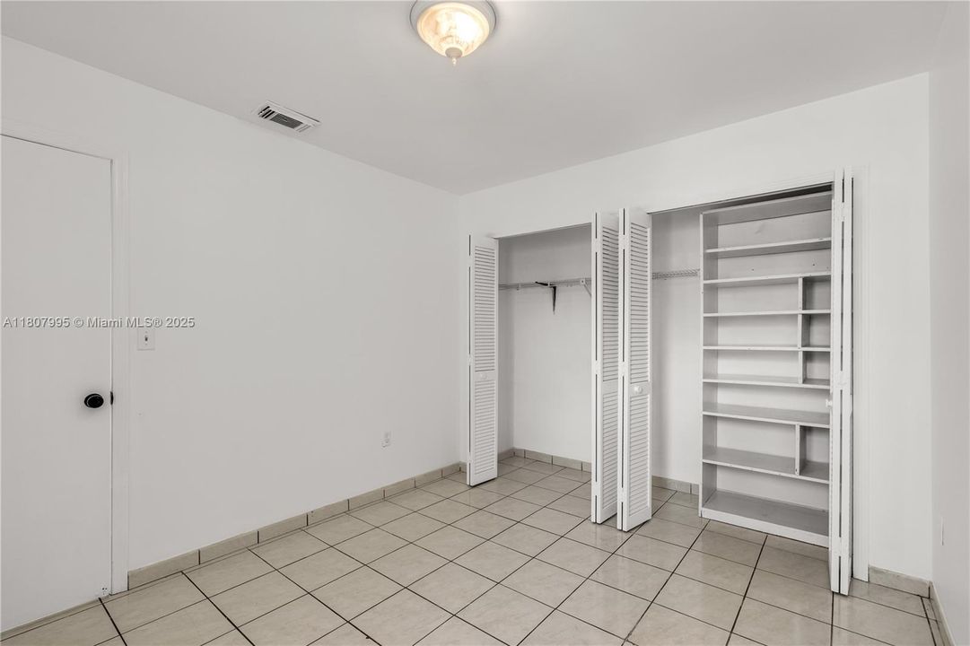 最近售出: $650,000 (3 贝兹, 2 浴室, 1432 平方英尺)