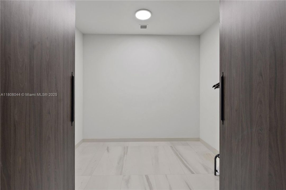 На продажу: $6,330,000 (4 спален, 5 ванн, 3536 Квадратных фут)