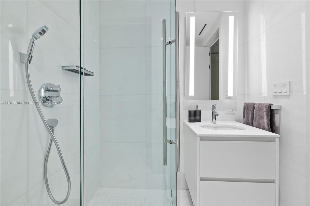 На продажу: $6,330,000 (4 спален, 5 ванн, 3536 Квадратных фут)