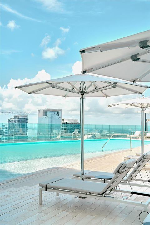 На продажу: $6,330,000 (4 спален, 5 ванн, 3536 Квадратных фут)