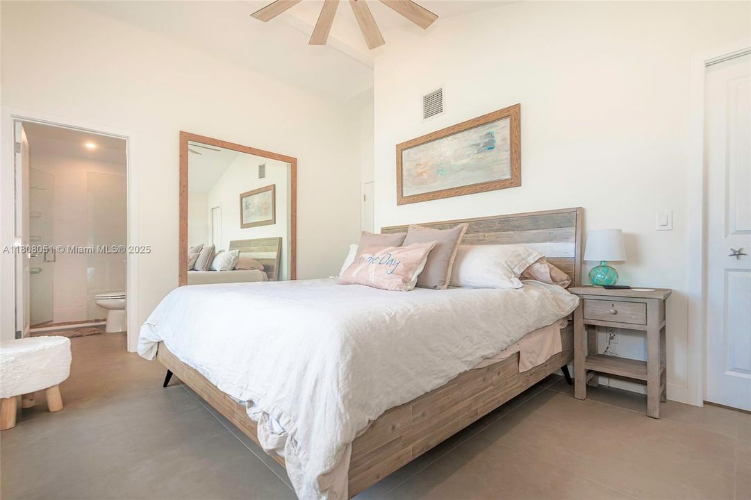 For Rent: $12,500 (4 beds, 3 baths, 1344 Square Feet)