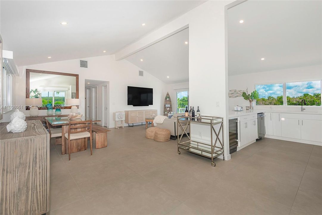 For Rent: $12,500 (4 beds, 3 baths, 1344 Square Feet)