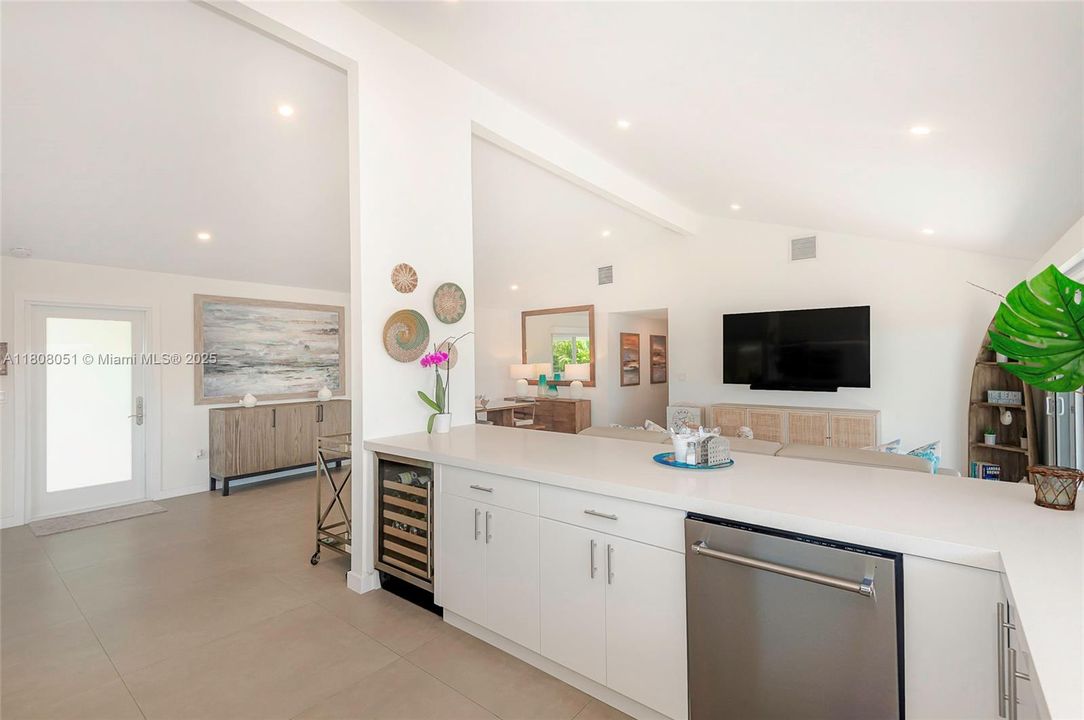 For Rent: $12,500 (4 beds, 3 baths, 1344 Square Feet)