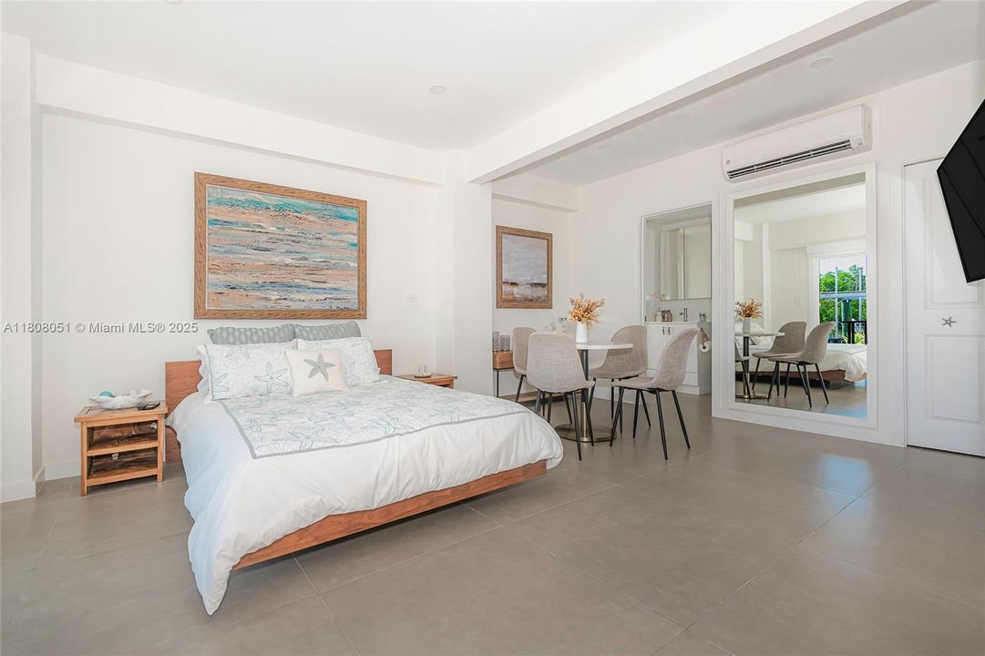 For Rent: $12,500 (4 beds, 3 baths, 1344 Square Feet)