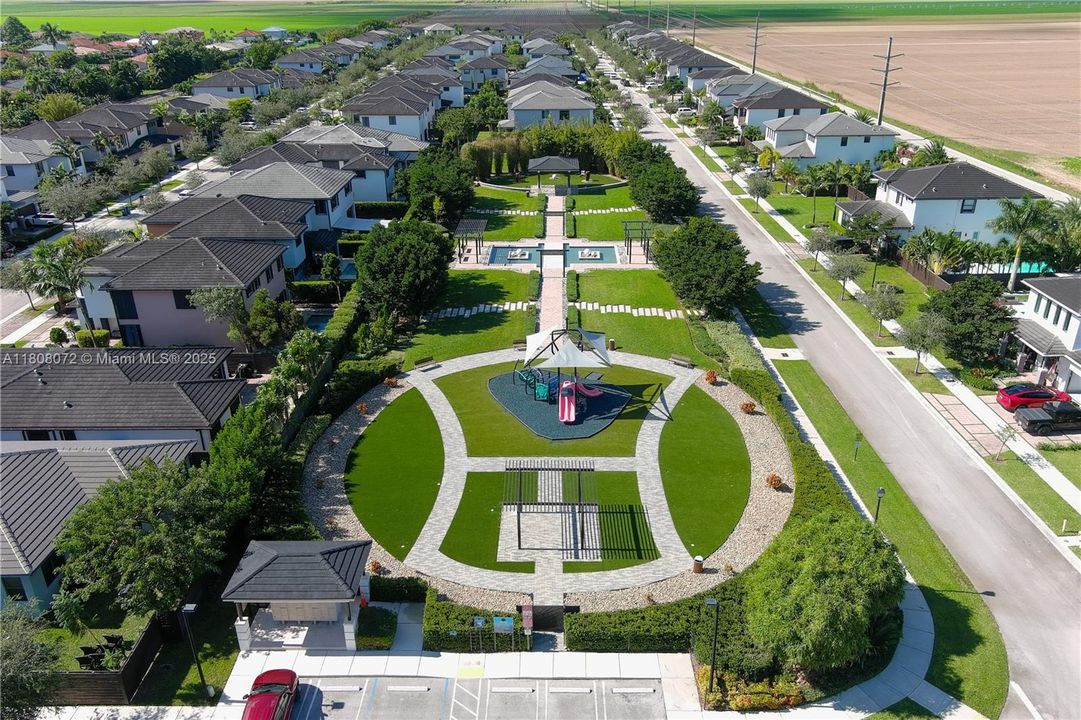 Recently Sold: $995,000 (5 beds, 4 baths, 3355 Square Feet)