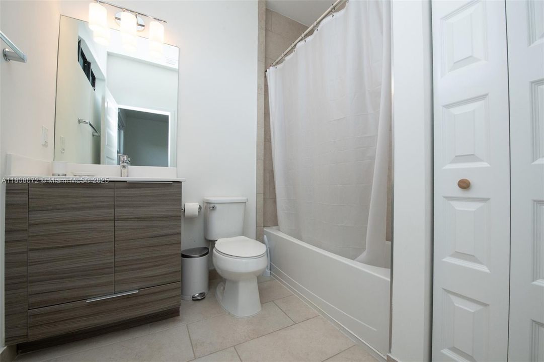 Recently Sold: $995,000 (5 beds, 4 baths, 3355 Square Feet)