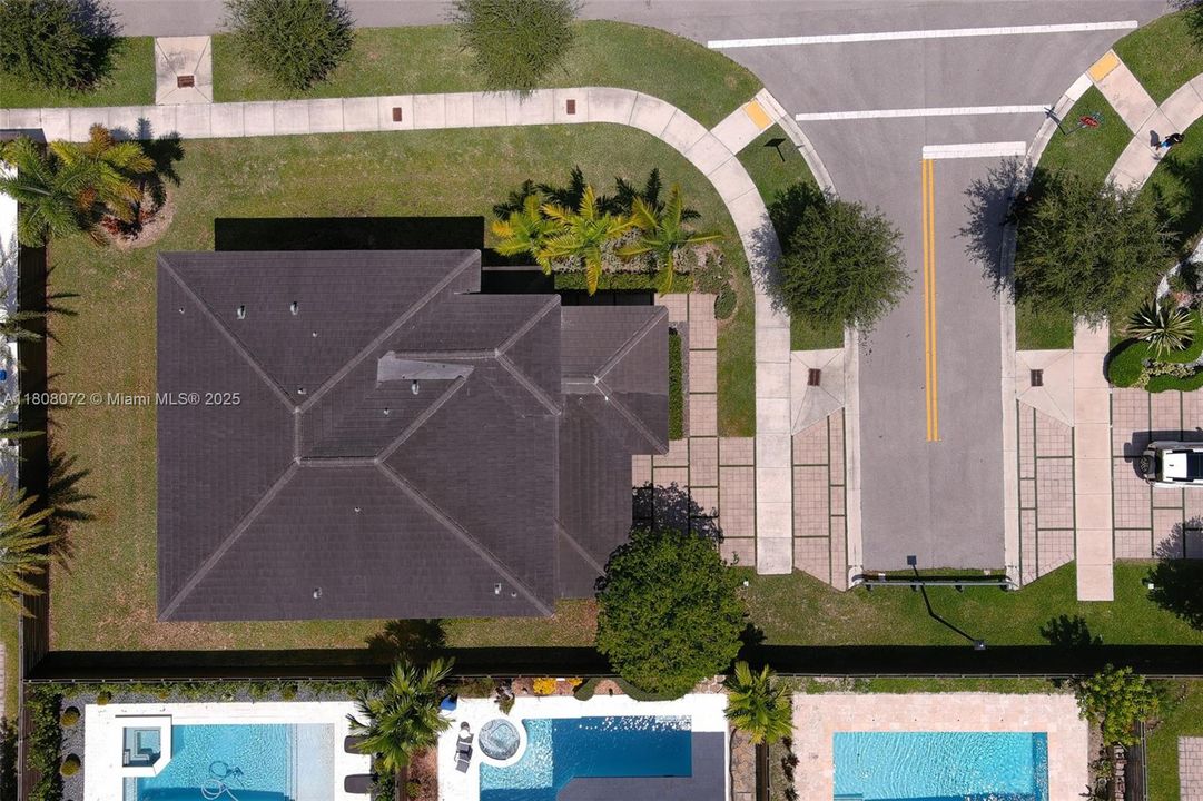 Recently Sold: $995,000 (5 beds, 4 baths, 3355 Square Feet)