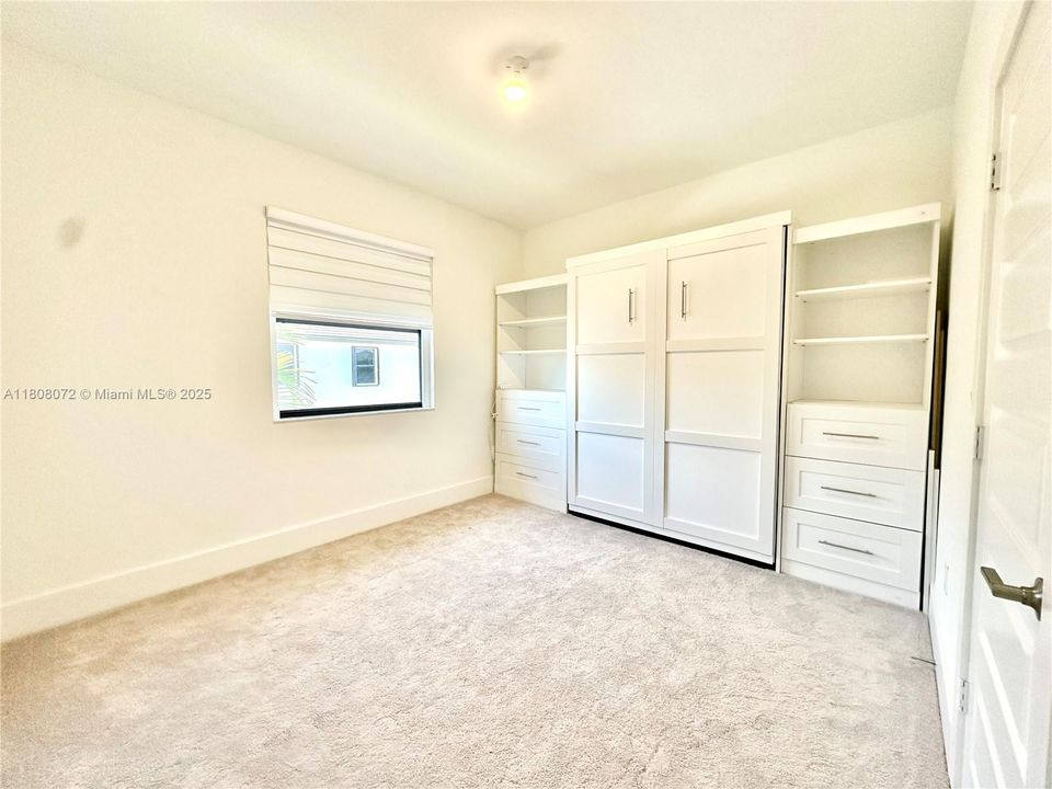 Recently Sold: $995,000 (5 beds, 4 baths, 3355 Square Feet)