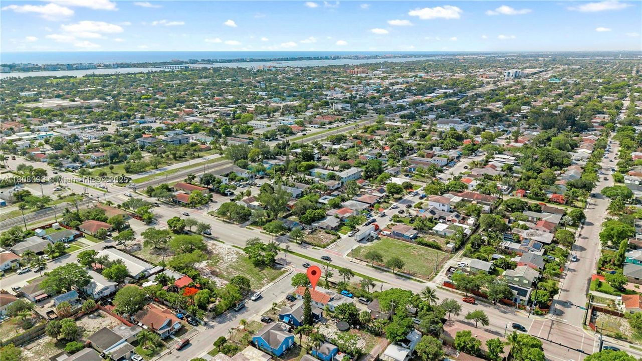 待售: $399,000 (3 贝兹, 2 浴室, 1462 平方英尺)