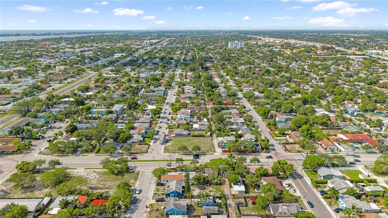 待售: $399,000 (3 贝兹, 2 浴室, 1462 平方英尺)