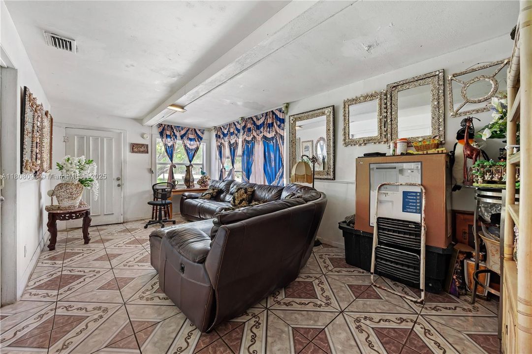 待售: $399,000 (3 贝兹, 2 浴室, 1462 平方英尺)