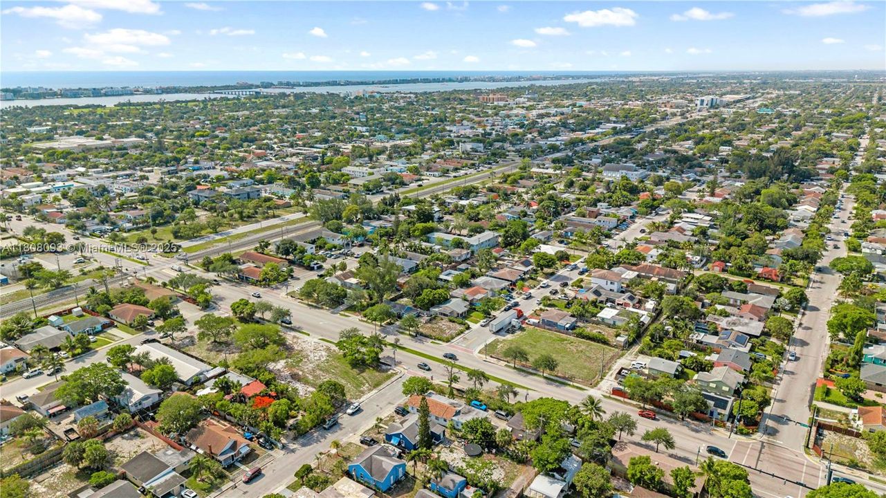 待售: $399,000 (3 贝兹, 2 浴室, 1462 平方英尺)