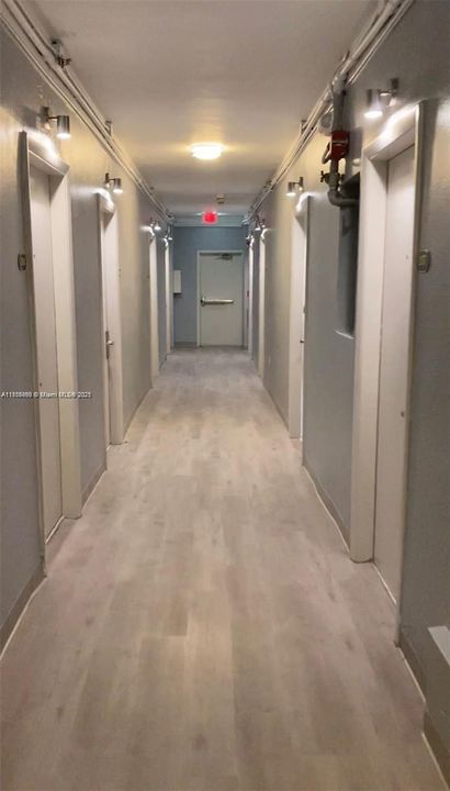 Active With Contract: $165,000 (0 beds, 1 baths, 305 Square Feet)