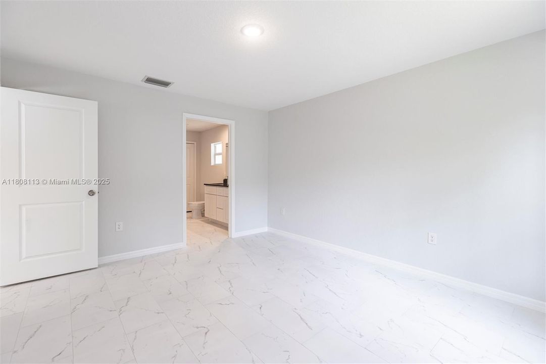 В аренду: $2,200 (3 спален, 2 ванн, 1503 Квадратных фут)