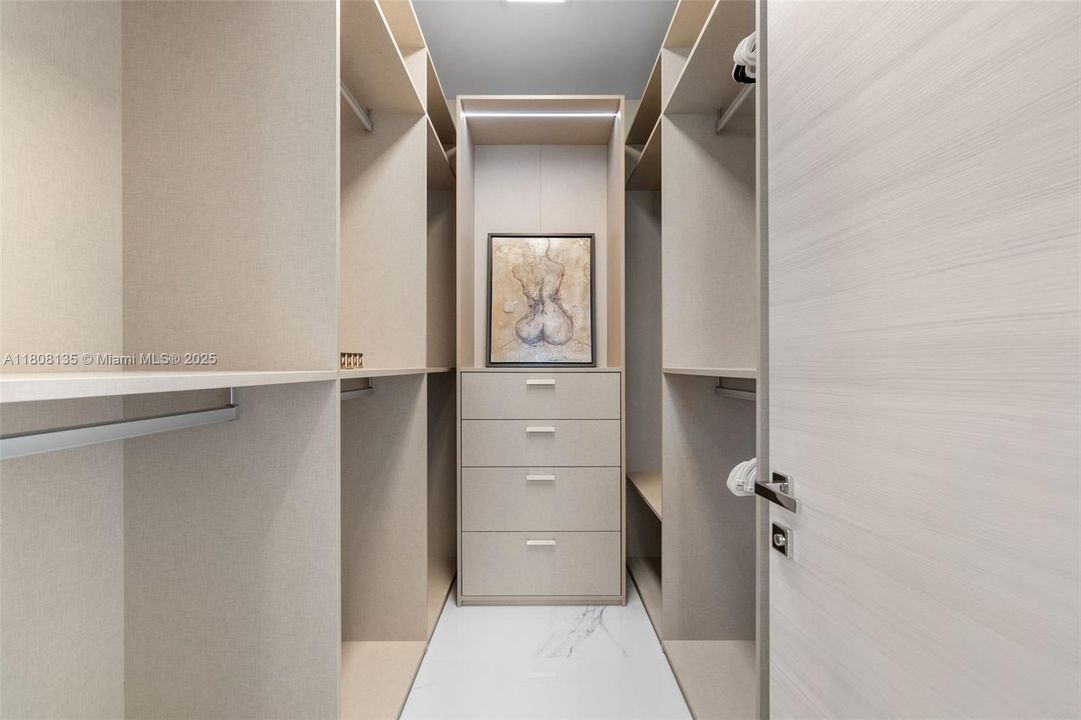 For Sale: $12,995,000 (6 beds, 6 baths, 0 Square Feet)