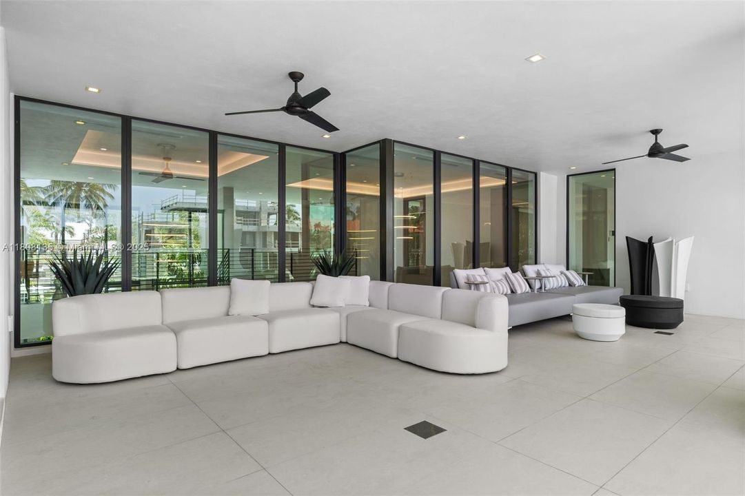 For Sale: $12,995,000 (6 beds, 6 baths, 0 Square Feet)