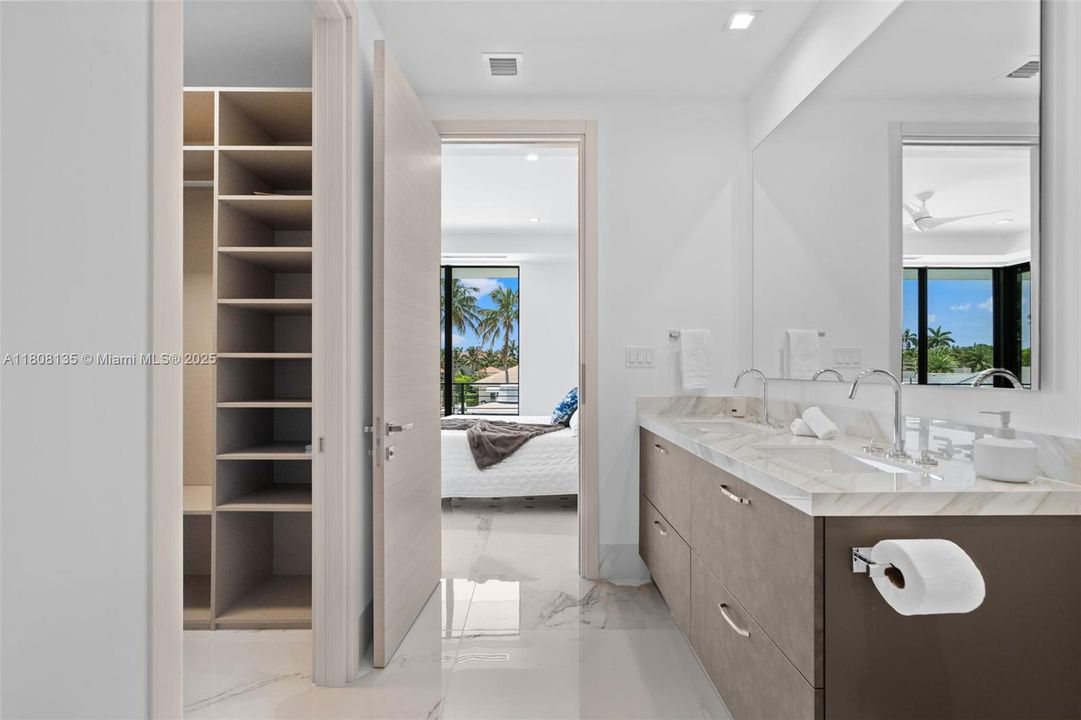 For Sale: $12,995,000 (6 beds, 6 baths, 0 Square Feet)