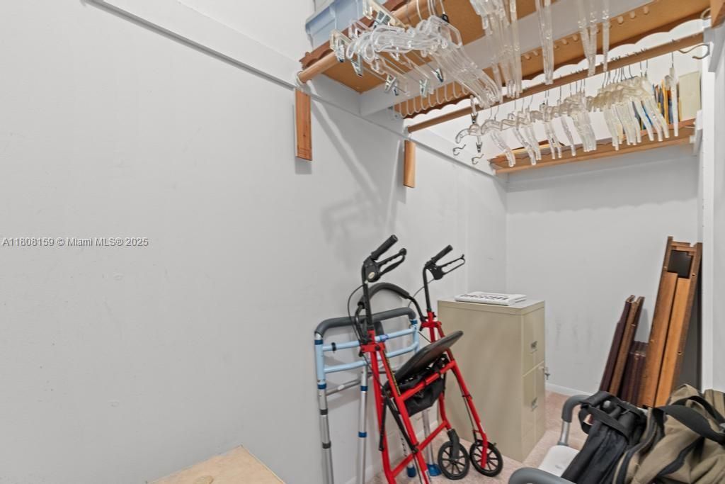 Vendido Recientemente: $600,000 (4 camas, 2 baños, 1950 Pies cuadrados)