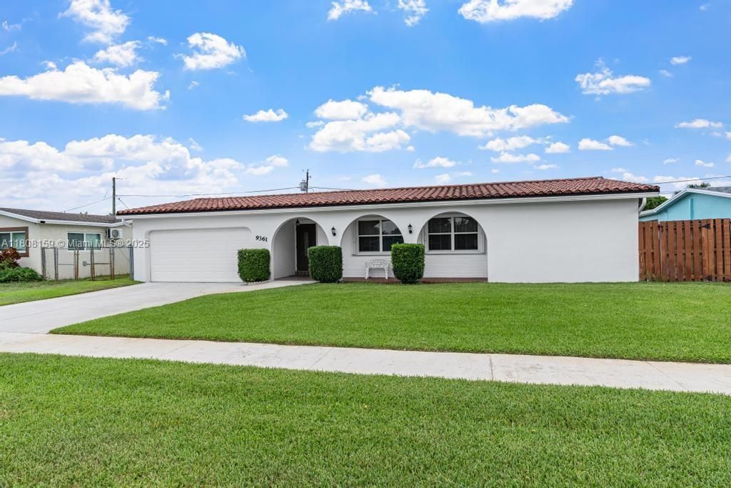 Vendido Recientemente: $600,000 (4 camas, 2 baños, 1950 Pies cuadrados)