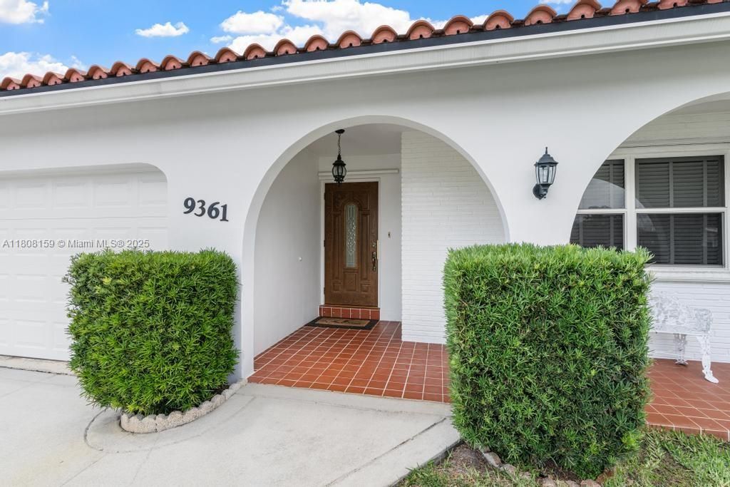 Vendido Recientemente: $600,000 (4 camas, 2 baños, 1950 Pies cuadrados)