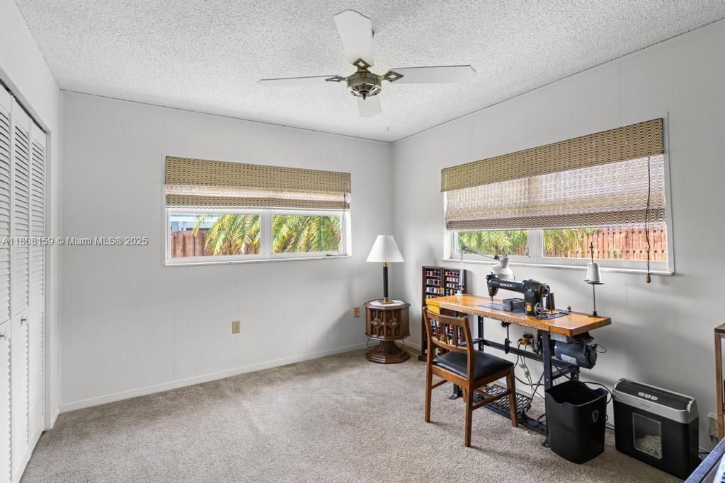 Vendido Recientemente: $600,000 (4 camas, 2 baños, 1950 Pies cuadrados)