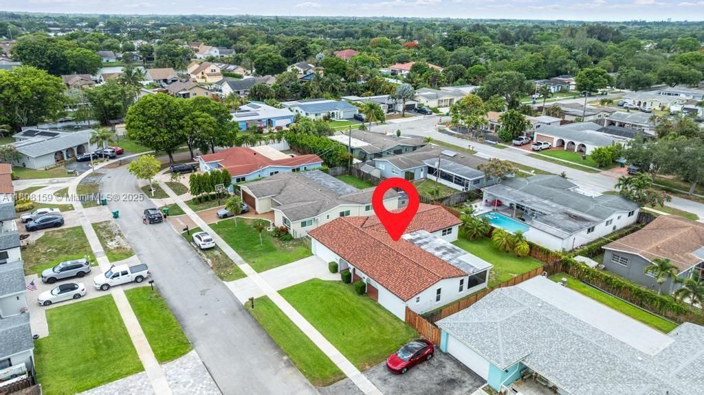 Vendido Recientemente: $600,000 (4 camas, 2 baños, 1950 Pies cuadrados)