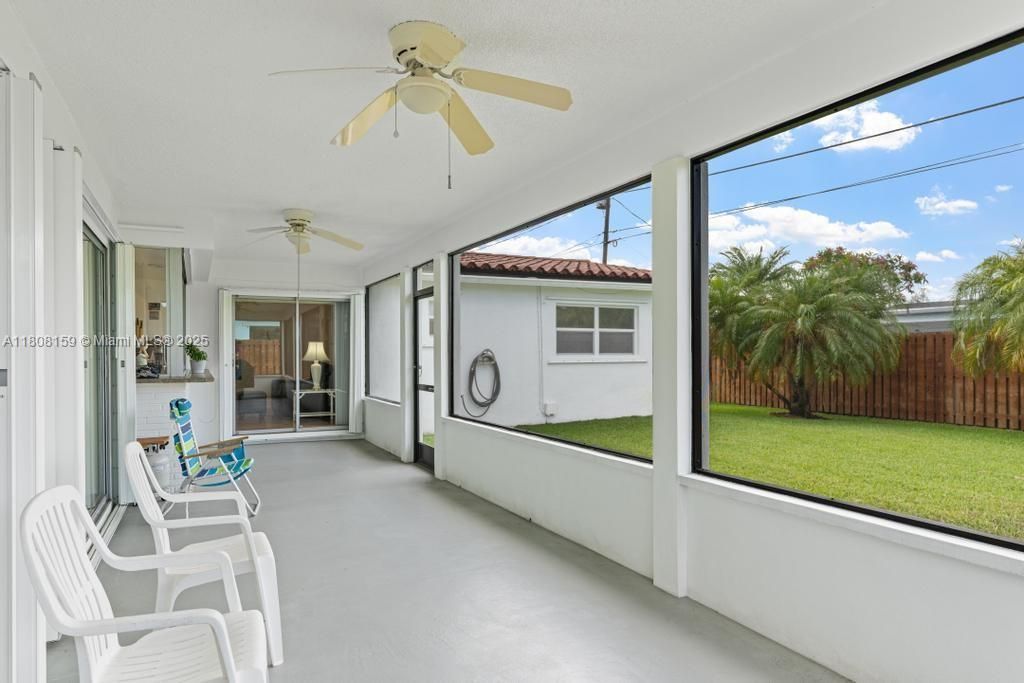 Vendido Recientemente: $600,000 (4 camas, 2 baños, 1950 Pies cuadrados)