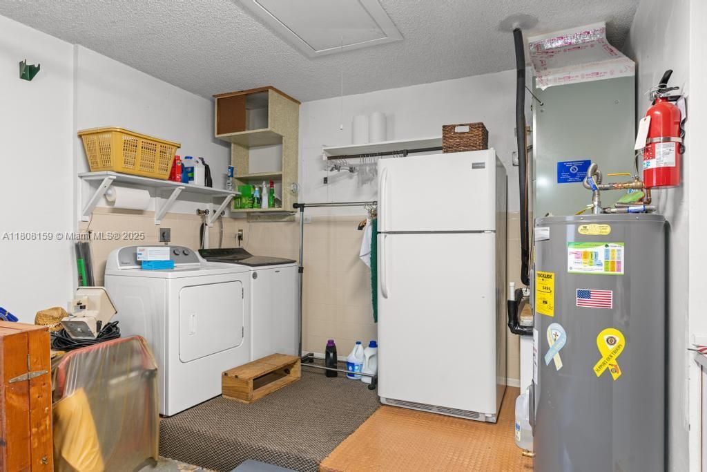 Vendido Recientemente: $600,000 (4 camas, 2 baños, 1950 Pies cuadrados)