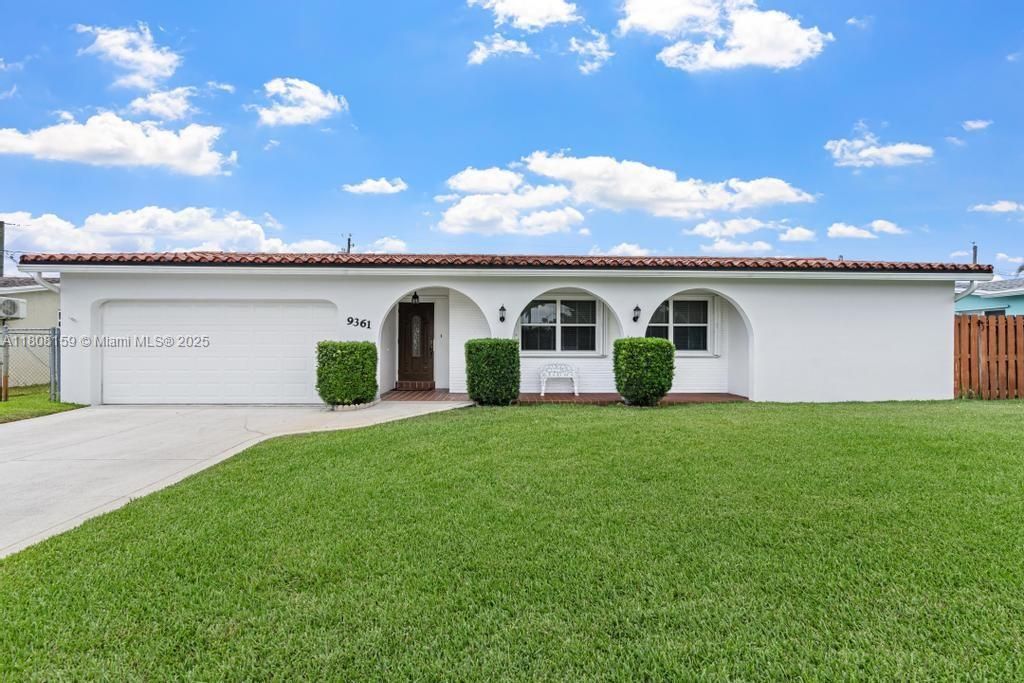 Vendido Recientemente: $600,000 (4 camas, 2 baños, 1950 Pies cuadrados)