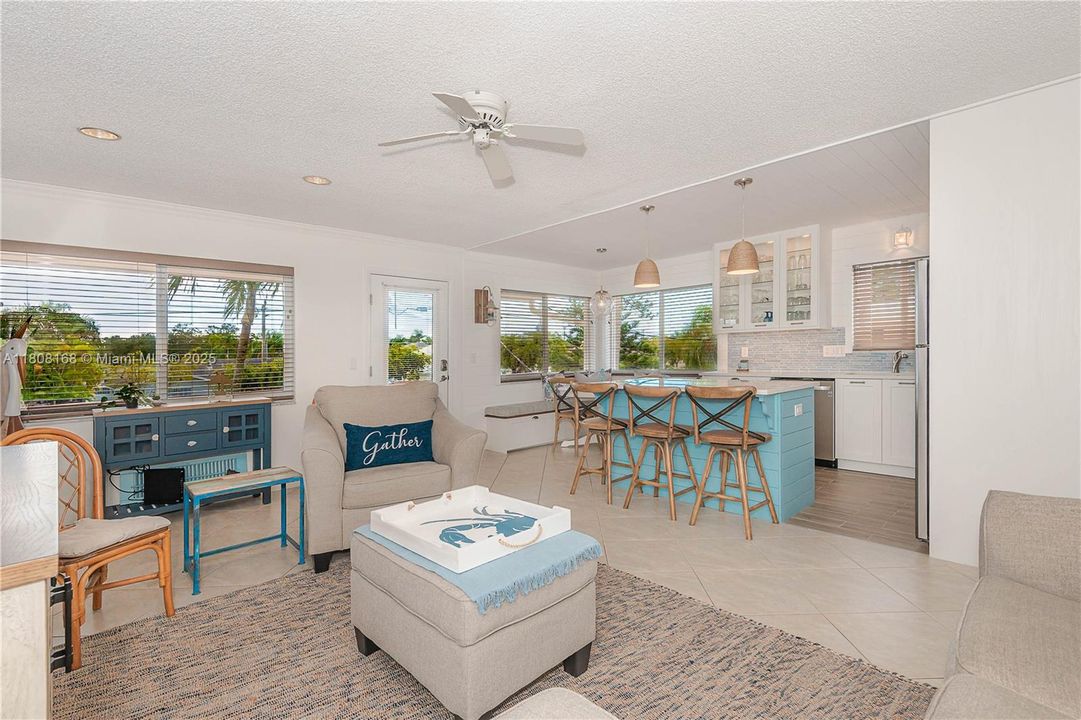 Recently Sold: $189,900 (2 beds, 1 baths, 848 Square Feet)