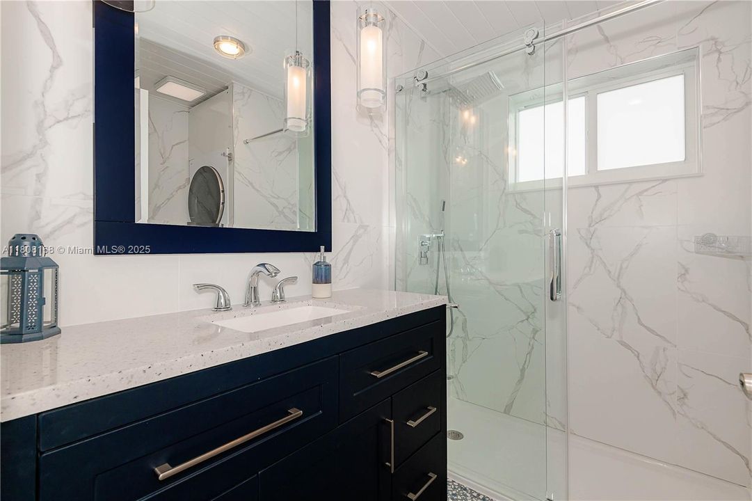 Recently Sold: $189,900 (2 beds, 1 baths, 848 Square Feet)