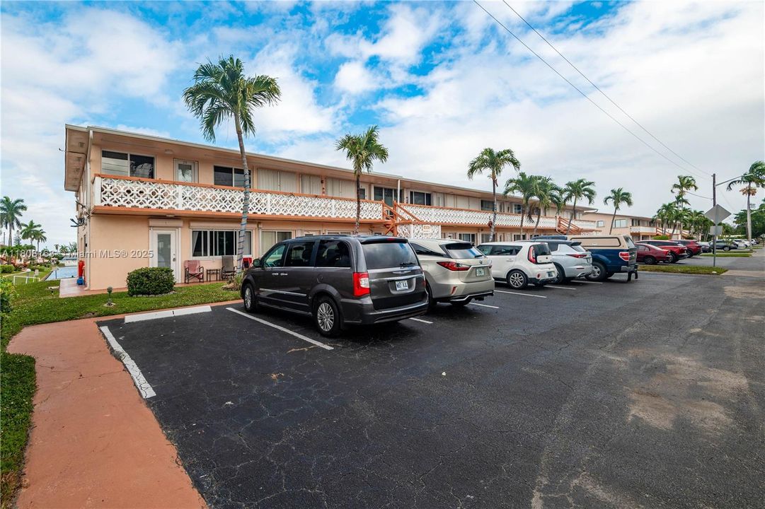 Recently Sold: $189,900 (2 beds, 1 baths, 848 Square Feet)